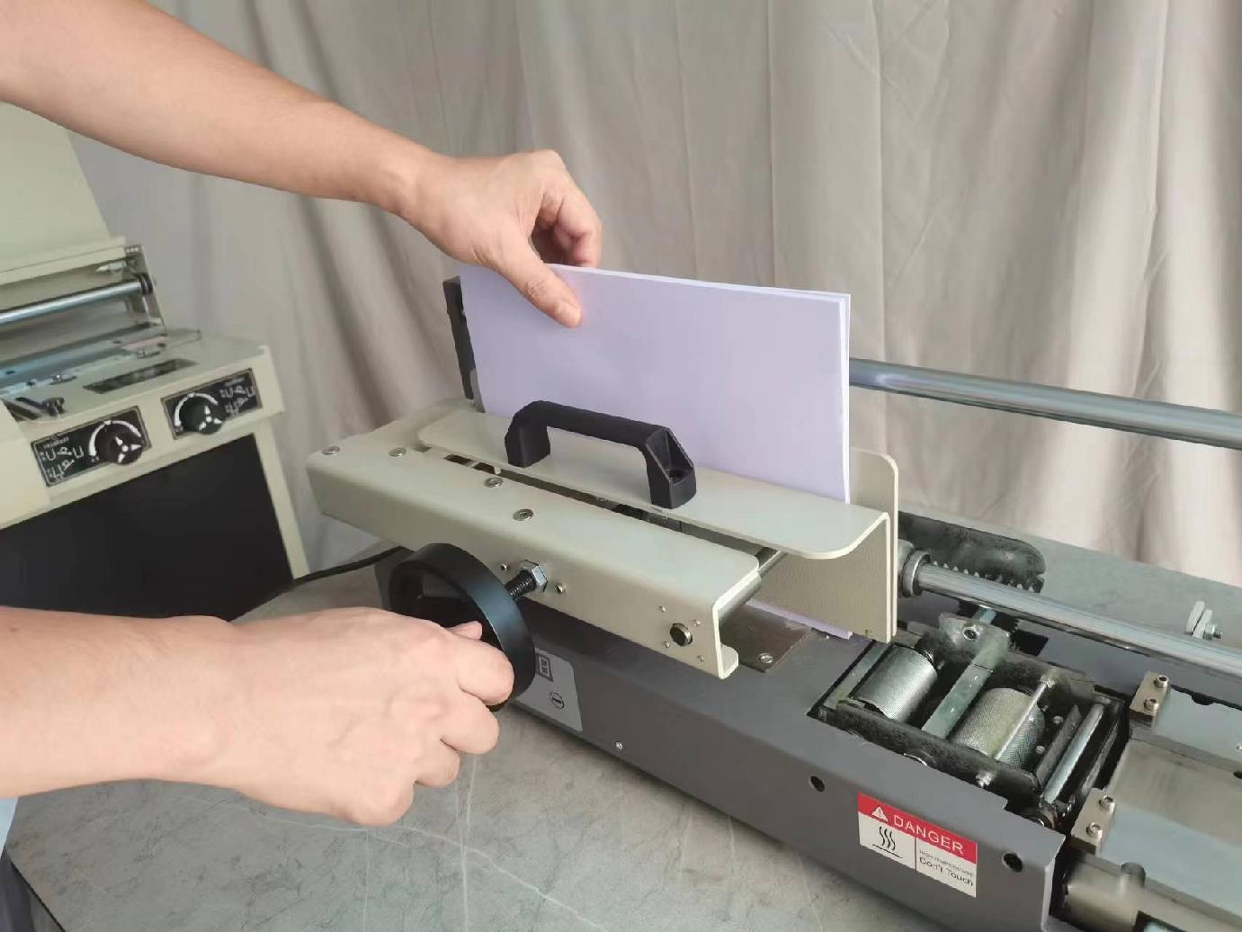المهنية الصناعية الساخن الغراء - مراجعة Binding Machine Comb وسعره