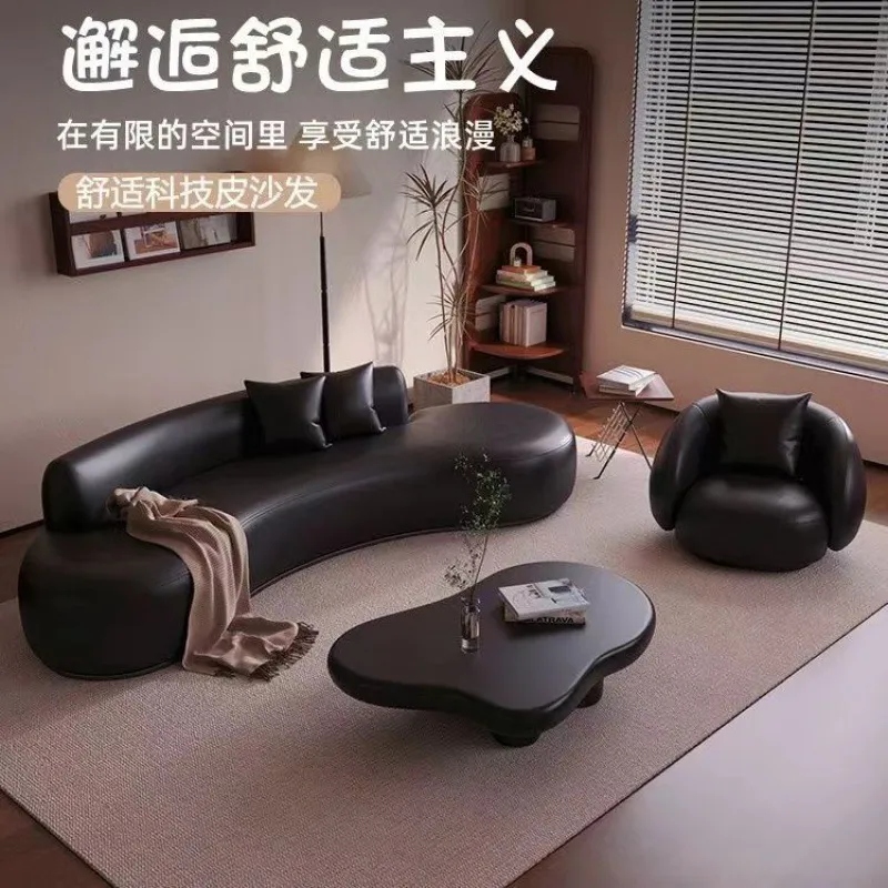 أريكة منحنية لغرفة المعيشة في  - مراجعة Office Tech Room وسعره