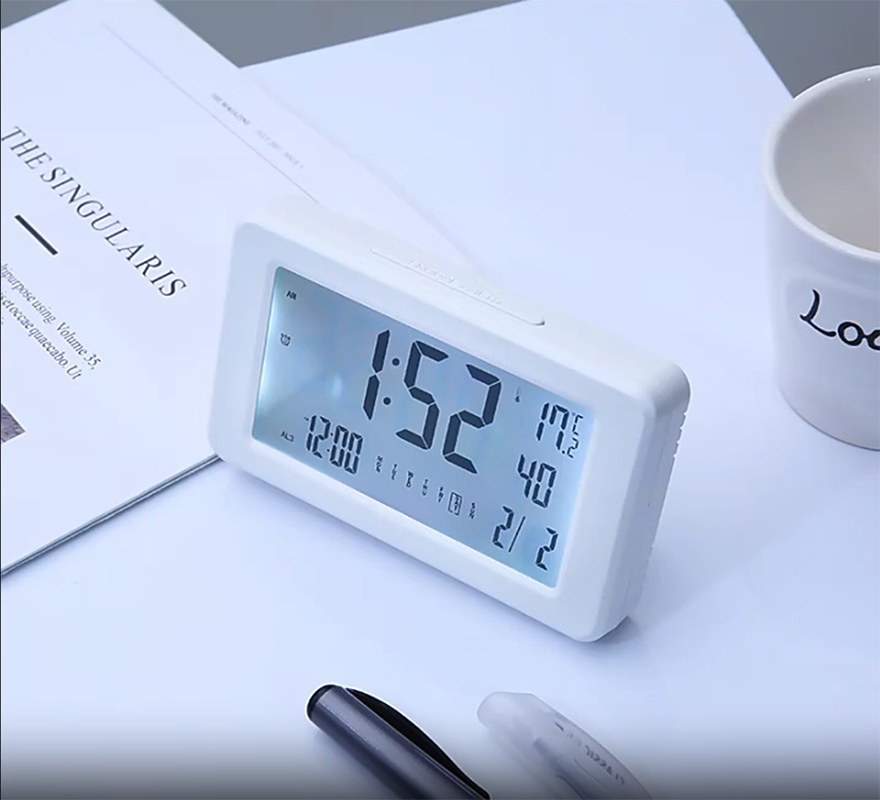 ساعة منبه رقمية مع تقويم درجة  - مراجعة Office Tech Gadgets وسعره